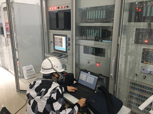 
                
	
                    
	日前，海南省内首座抽水蓄能电站正式建成，预计本月23日正式商业投产运营。据悉，该抽水蓄能电站是南方电网根据海南电网运行需要在广东省外建设的第一个调峰调频电源项目，电站的投产对海南省经济社会可持续发展与生态环境建设都具有重要意义