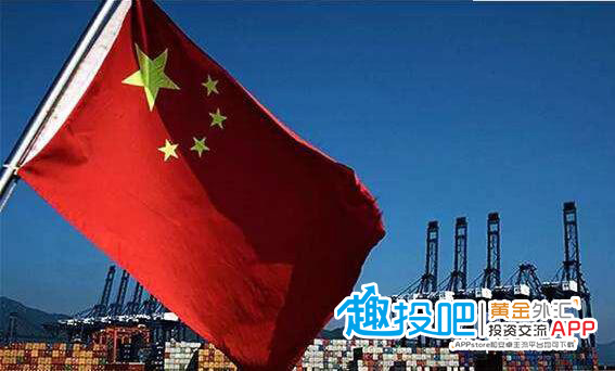 原标题：又来3万亿大单！美铁杆频繁对华献礼，中国这一全球布局有望完成            一直以来沙特的石油产量居世界第一位，作为最大的原油出口国，但这也使得其经济高度的依赖石油产业，但自从萨勒曼王储掌权后，推行的“愿景2030”核心目标是重新打造沙特的经济体系，尽力减少对石油产业的依赖。 中国近年来推行“一带一路”计划，是促进共同发展、实现共同繁荣的合作共赢之路，是增进理解信任、加强全方位交流的和平友谊之路