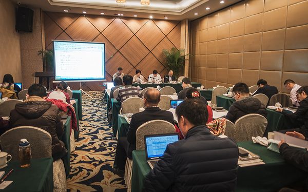 　　全国电磁兼容标准化技术委员会高频现象分技术委员会(以下简称B分会)二届三次会议于2017年12月7日至8日在江苏苏州市召开。上海市质量技术监督局标准化处、全国电磁兼容标准化技术委员会秘书等相关人员出席了会议，来自企事业单位、科研院所的49名会议代表参加了会议