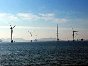 
                
	
                    
	12月21日，广东省揭阳市与中广核新能源投资（深圳）有限公司、国家电投集团广东电力有限公司、明阳智慧集团股份有限公司签订揭阳海上风电开发暨研发、总装、运维基地等6个项目合作协议，估算投资总额1035.8亿元。揭阳打造全省海上风电重要基地再添大手笔