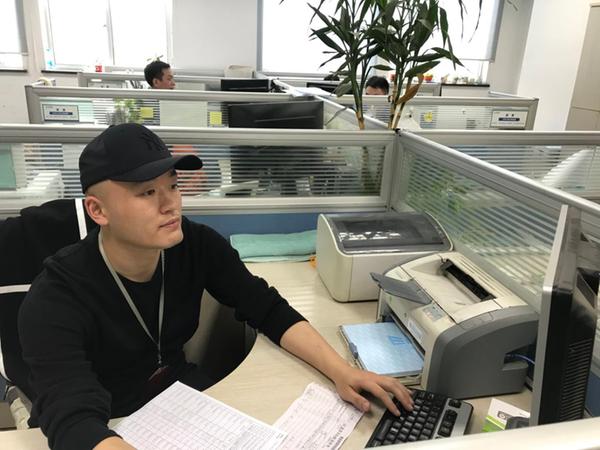 　　蔡舸2012年进入江苏无锡市计量测试院力学与工程计量检测部门工作，主要从事扭力扳手、转矩转速测量以及车检线相关计量器具的检测。短短几年内，通过不断地学习和实践，他已从当初的一名新人成长为部门的技术骨干