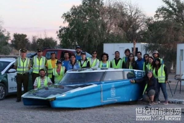 据报道，智利双座太阳能汽车Eolian Fénix成功穿越圣地亚哥至阿里卡7个地区，该车平均时速55至60公里，最高可达到92公里。用时8天行驶1950公里，是智力仅靠太阳就能穿越半个国家的汽车