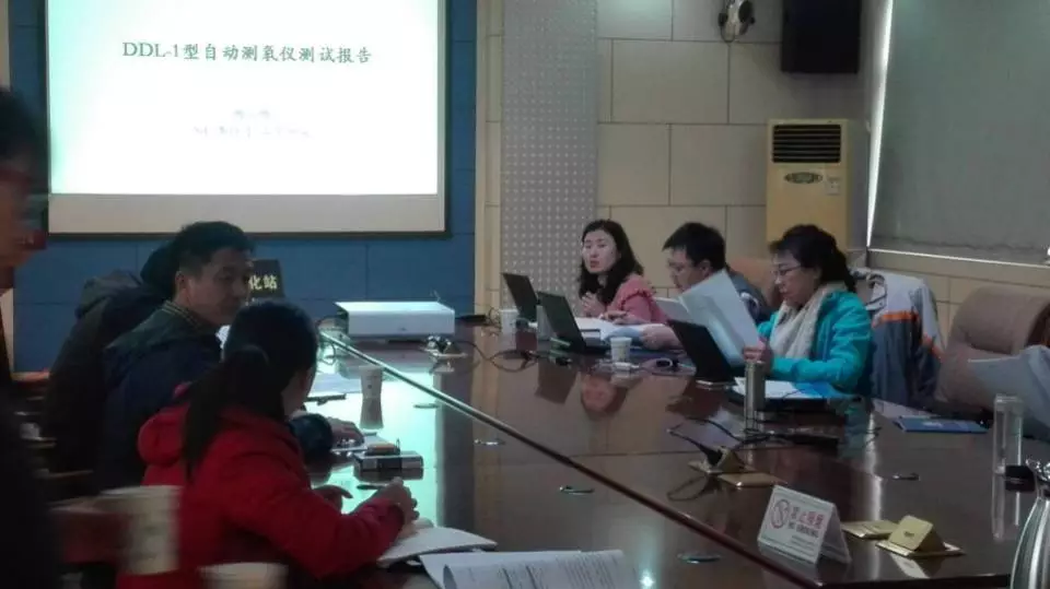 　　12月20日，由中国地震台网中心负责牵头完成的2017年地震前兆台网仪器设备更新升级项目验收会议在北京召开。其中，与会专家对河南郑州晶微科技公司研制的DDL-1型测氡仪的性能、功能和台站环境运行测试报告及试运行结果进行了讨论，一致同意该仪器通过验收，并入国家地震前兆台网