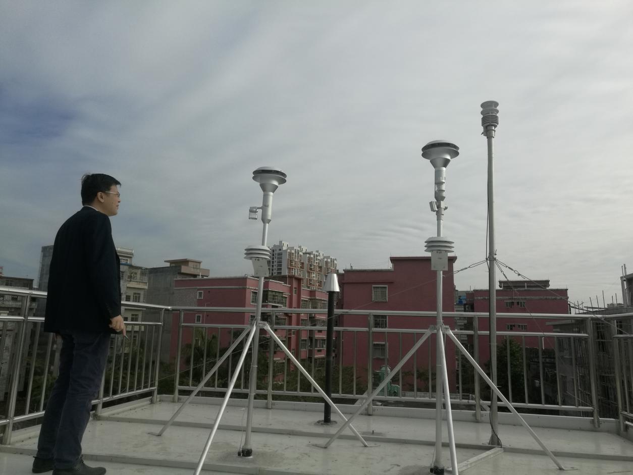　　近期，广西东兴市新建空气质量自动监测站建成并通过自治区环保厅验收，将于2018年1月1日正式投入运行。  即将投入运行的空气质量自动监测站
