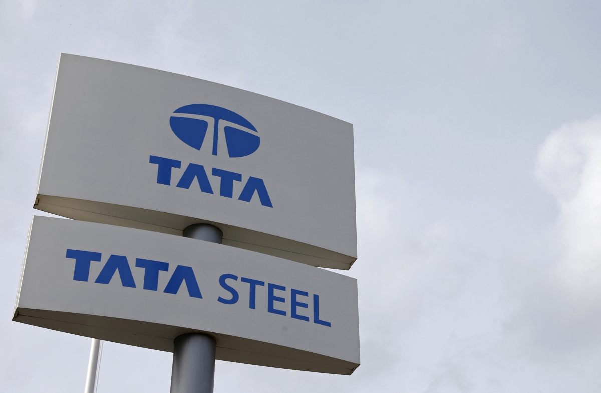 
                
	
                    
	据知情人士透露，塔塔钢铁公司（Tata Steel Ltd.）已经通过贷款融资和债券发行等手段筹集到了近51亿美元的资金，以帮助再融资。

	

	印度钢铁制造商塔塔钢铁计划以一项为期六年，总价值21.5亿美元的银团贷款重新融资TS Global Holdings Pte和NatSteel