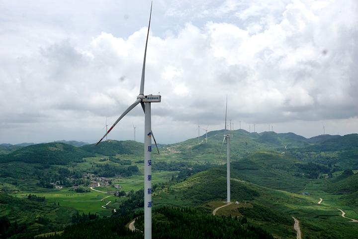 
            	12月27日，证监会并购重组委会议正式审议通过江南化工重大资产重组项目，盾安集团旗下江南化工与盾安新能源两大产业在2017岁末之际“在一起”，盾安集团旗下又新增一上市业务板块。江南化工作为国内资质最全、区域覆盖最广的大型民爆上市龙头企业，此次重组成功后，将持有盾安新能源100%股权，一举进入新能源领域，成为民爆业务及新能源业务“双核驱动”的多元化上市公司