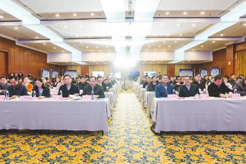 　　12月27日，由江苏镇江市经信委、镇江移动共同举办的NB-IoT产业融合发布会隆重举行。在信息化社会大力发展的背景下，此次NB-IoT产业融合发布会标志着“智慧镇江”建设迈出了新的重要步伐