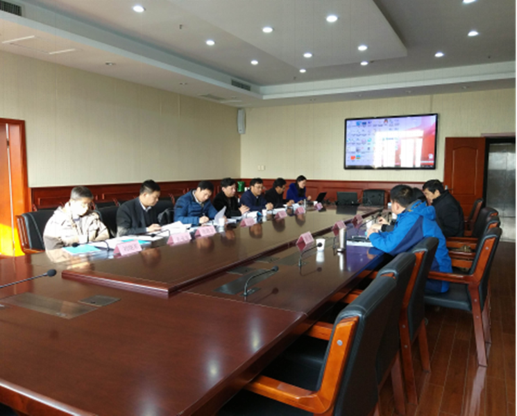 　　近日，受国家质检总局委托，湖北省质监局组织专家组对湖北省计量测试技术研究院承担的三项国家质检总局科技计划项目进行了验收审查，认定该院提交的验收资料齐全，项目任务书目标扎实完成，同意项目通过验收，并对验收结果给予了较高评价。  图为验收现场 　　此次通过验收的3项科技计划项目中，“液压式力标准机伺服系统控制与实现”项目通过对2MN液压式力标准机伺服系统的创新性研究工作，形成了双泵液压控制核心技术，实现了力源的高精度及高稳定性控制
