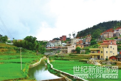 福庭村坐落于南安市翔云镇高海拔地区，以种植百香果、生姜、芥菜等经济作物为主，是泉州市级重点扶贫村。



过去一年，村两委利用网络打开农产品销路，大大增加村民收入;大力发展光伏产业，村财收入明显增加
