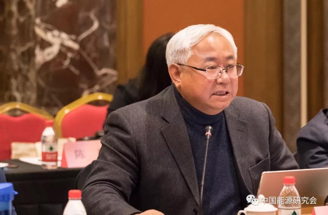 
	中国储能网讯：国家能源局总工程师韩水指出，基于能源结构调整升级、碳排放控制、大气污染防治的需要给清洁能源留下的足够的发展空间。新能源将是我国电力发展的主体，高效智能电力系统的建设和科技创新也给新能源发展夯实了基础，提供了技术保障