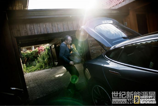 终有一天，电动汽车将取代汽油或柴油动力汽车，问题是，需要多久?国际货币基金组织和乔治城大学的研究者表示，比我们想象的更快。研究者参照20世纪初马匹和马车的迅速消失，认为到2040年，美国、加拿大、欧洲和其他富裕国家超过90%的客运车辆将会使用电力驱动