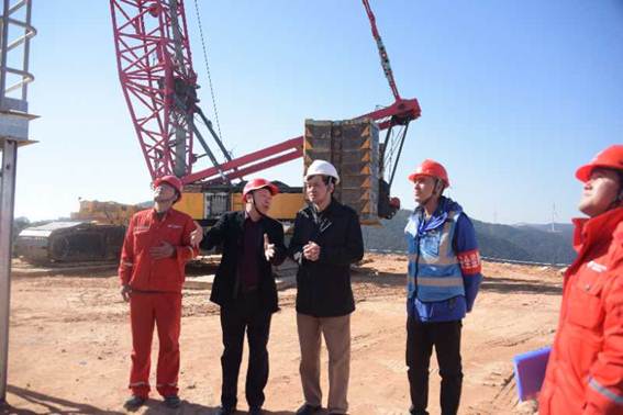                                     　　1月16日，福建能源监管办组织督查组对正在建设的大唐福州新能源有限公司闽侯青圃岭风电场建设工程，开展岁末年初电力安全大检查现场督查工作。　　督查组一行采取“四不两直”的督查方式，先后督查了闽侯青圃岭风电场#7风机基础施工和14#风机机头更换吊装作业施工现场安全管理情况