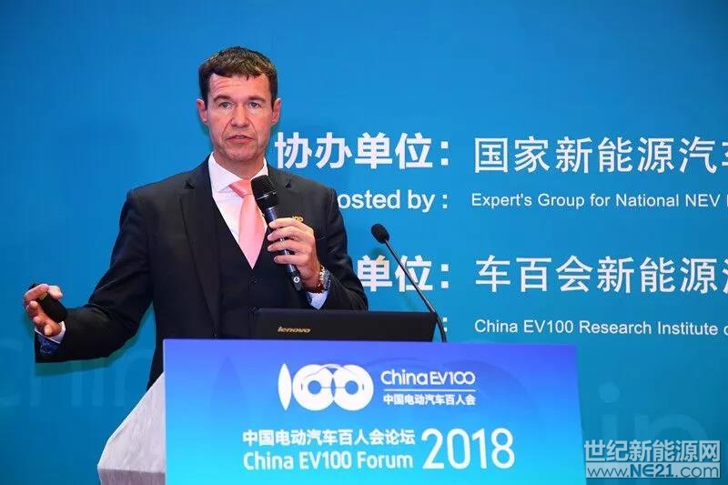 非常荣幸来到中国电动汽车百人会论坛，随着每一届的参加，我感到这个论坛更加盛大，很多技术和想法也是更加层出不穷。我们大陆汽车集团有五大事业部，包括底盘与安全系统、动力总成系统，我们在中国是非常关注这个方面的，其它的还有车身电子系统、轮胎和康迪泰克
