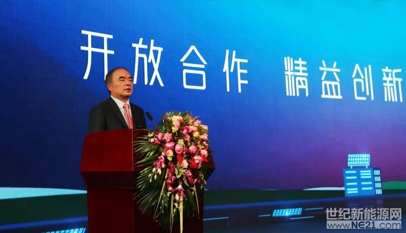 1月20日，“開放合作 精益創(chuàng)新”陽(yáng)光電源2018年供應(yīng)商大會(huì)在合肥召開。陽(yáng)光電源與來(lái)自全球500位供應(yīng)商代表齊聚一堂，就協(xié)同開放、技術(shù)創(chuàng)新、質(zhì)量提升等議題展開探討，力爭(zhēng)打造更具競(jìng)爭(zhēng)力的陽(yáng)光供應(yīng)鏈體系，實(shí)現(xiàn)深度合作共贏