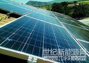 英國(guó)《金融時(shí)報(bào)》22日?qǐng)?bào)道，為保護(hù)本土太陽(yáng)能電池板制造商免受中國(guó)競(jìng)爭(zhēng)對(duì)手的低價(jià)競(jìng)爭(zhēng)，印度監(jiān)管機(jī)構(gòu)計(jì)劃對(duì)進(jìn)口太陽(yáng)能電池組件開征稅率高達(dá)70%的進(jìn)口關(guān)稅。該消息引發(fā)印度本土光伏業(yè)者的爭(zhēng)論