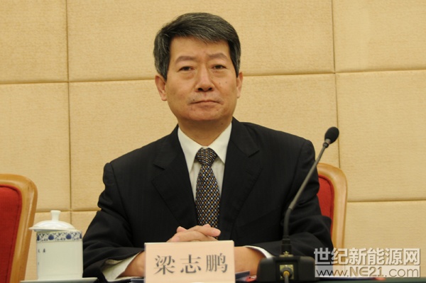 

2018年1月24日（周三）上午十點，國家能源局在京召開例行新聞發(fā)布會，發(fā)布2017年度新能源并網(wǎng)運(yùn)行情況、能源監(jiān)管投訴舉報處理情況，介紹放管服改革情況解讀清潔取暖規(guī)劃等政策。圖為新能源和可再生能源司副司長梁志鵬