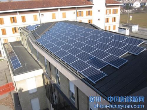                                                                                                                                                 
	　　“受上網(wǎng)電價調(diào)整等多重因素影響，2017年光伏發(fā)電市場規(guī)模快速擴大，新增裝機5306萬千瓦，其中，光伏電站3362萬千瓦，同比增加11%；分布式光伏1944萬千瓦，同比增長3.7倍。”

	