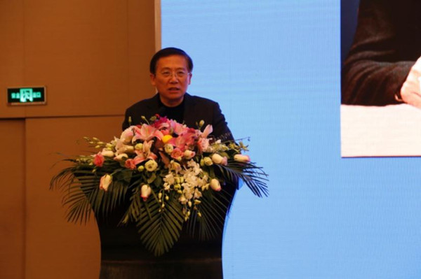 
                
	
                    
	1月24日下午，为贯彻落实党的十九大报告提出的“激发和保护企业家精神”，更好地推动企业代际传承，培养新生代企业家，保持领先企业的竞争优势，江苏省中小企业协会、江苏省乡镇企业家协会和江苏省民营企业发展促进会在宜兴举办“企业代际传承与新生代企业家培养”专题座谈会。远东控股集团有限公司创始人、董事局主席、党委书记蒋锡培，集团董事、党委副书记、远东智慧能源股份有限公司（简称：智慧能源