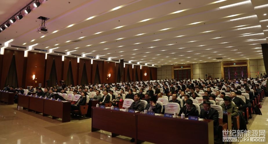 引言：智能时代正在来临，5G、物联网、云计算、人工智能等新兴技术正在加速能源行业的数字化转型。把数字世界带入每一个电站，每一个新能源企业，助力合作伙伴成为智能时代的领跑者