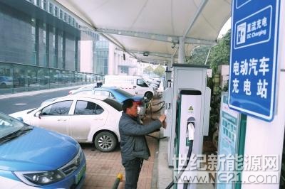 限行政策出台后，河南新能源汽车更火了。在省会郑州，限行后郑州新能源汽车平均每天上牌286辆