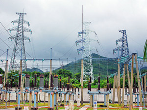 
                
	
                    
	1月26日，河北寧晉城東110千伏變電站工程完成了“四通一平”工作，標(biāo)志著該工程進(jìn)入全面施工階段。

	

	據(jù)悉，寧晉城東110千伏變電站工程計(jì)劃新建2臺(tái)50兆伏安主變，110千伏進(jìn)線4回，新建110千伏架空線路46.6公里，計(jì)劃總投資8608萬元