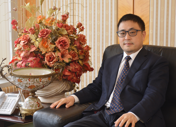 　　中国能源报┃1月26日，熊猫绿能集团董事局主席兼首席执行官李原针对熊猫绿能过去的几年工作回顾和未来公司发展展望时表示，对区块链新科技到来有怎样的思考。　　现在我们所处的时间点就是科技的奇点