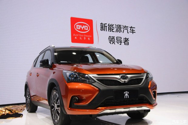 
	中國儲能網(wǎng)訊：新能源汽車的競爭已經(jīng)全面延伸至電池領(lǐng)域，各方紛紛開始搶占動力電池制高點。


	一直受困于產(chǎn)能的特斯拉，日前正與智利鋰礦巨頭SQM就鋰電池原材料的供應(yīng)進行談判，未來特斯拉可能將在智利建立一座電池工廠以生產(chǎn)其所需的高質(zhì)量鋰電池