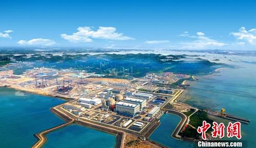 
資料圖為防城港核電項(xiàng)目。中新社記者 鐘欣 攝
國(guó)際能源署署長(zhǎng)：中國(guó)將超美國(guó)成全球最大核能?chē)?guó)家
新華社倫敦2月24日電 國(guó)際能源署署長(zhǎng)法提赫·比羅爾日前在倫敦一個(gè)會(huì)議上表示，隨著中國(guó)在核能發(fā)電領(lǐng)域的發(fā)展，未來(lái)中國(guó)將取代美國(guó)成為全球最大核能?chē)?guó)家