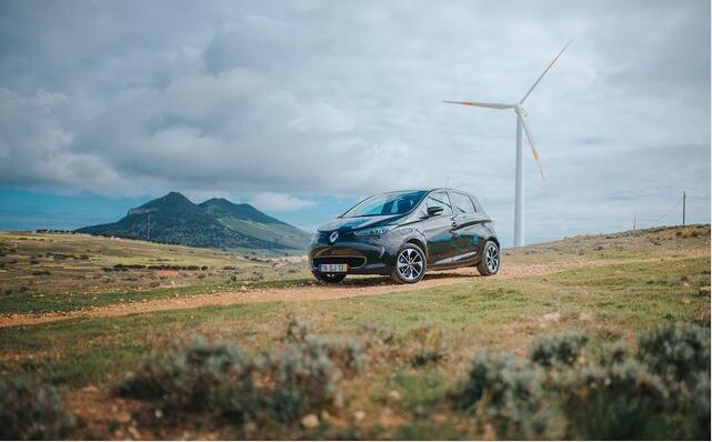 绿色能源可以说是最近几年关注度比较高的词了。提起绿色能源,总会让人天然的联想到特斯拉