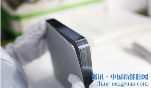                                                                                                                                                 
	　　中國太陽能制造商隆基太陽能憑借其獲得中國國家太陽能光伏產(chǎn)品質(zhì)量監(jiān)督檢驗(yàn)中心（CPVT）認(rèn)證的單晶鈍化發(fā)射極后接觸（PERC）太陽能電池，實(shí)現(xiàn)了23.6％的效率。

	　　這家太陽能電池制造商不僅打破了自己的記錄，而