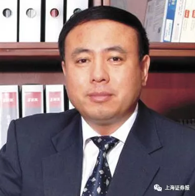 
	中國儲能網(wǎng)訊：今年是改革開放40周年，作為親歷者，九洲電氣董事長李寅有著深刻的感受。3月3日，在接受上證報記者專訪時，他對當時情景仍記憶尤深，“我原本是哈工大的老師，后來小平一揮手，就下海創(chuàng)業(yè)了”，這才有了如今的創(chuàng)業(yè)板上市公司九洲電氣，而哈工大又成了公司的合作伙伴