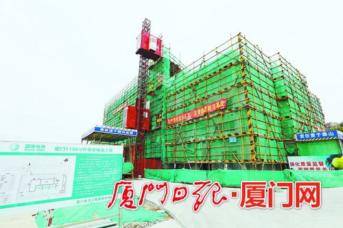 　　春早人勤忙建設(shè)，聚力匯智促發(fā)展。農(nóng)歷新年漸近，鷺島春的氣息濃郁