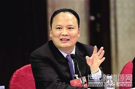  
全國人大代表劉漢元 受訪者供圖
 

新能源的發(fā)展備受關注，政府工作報告指出，要堅持人與自然和諧發(fā)展，著力治理環(huán)境污染，生態(tài)文明建設取得明顯成效。在2018年，要優(yōu)化能源結(jié)構(gòu)，煤炭消費比重下降8.1個百分點，清潔能源消費比重提高6.3個百分點