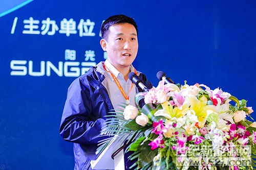 “無論集中式、分布式還是戶用，最關(guān)鍵的是并網(wǎng)，只有并網(wǎng)后收益才能實現(xiàn)。”3月13日，在PAT2018愛光伏一生一世 質(zhì)勝分布創(chuàng)新領(lǐng)跑光伏先進技術(shù)研討會上，國網(wǎng)電科院主任陳志磊介紹了國網(wǎng)范圍分布式光伏發(fā)展情況，并針對行業(yè)現(xiàn)狀提出了統(tǒng)一并網(wǎng)標準、加強并網(wǎng)運行管理等建議