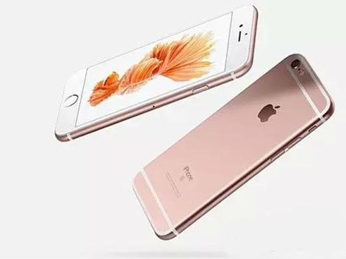 
                
	
                    
	路透社今日援引印度政府两位官员的消息称，苹果公司(以下简称“苹果”)代工厂商纬创(Wistron)在印度买地建厂的计划已经获得批准。这意味着苹果可能将加大在印度组装iPhone的力度