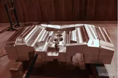 
                
	
                    
	3月12日，中国制造的ITER包层屏蔽模块全尺寸原型件220件中结构最复杂、制造难度最大的认证件，在东方电气（广州）重型机器有限公司举行了完工总结会，国家科技部ITER执行中心、广东省科技厅和核工业西南物理研究院专家代表共同见证了认证件的制造、检测，标志着由东方电气承制的国际热核聚变实验堆（ITER）项目包层屏蔽模块认证件顺利完成研制任务，攻克了ITER项目关键屏蔽、换热设备的制造难关，站在了这一领域的世界前列，向世界展示