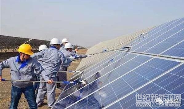 灰塵是人們?nèi)粘Ｉ钪械?ldquo;?？?rdquo;，家里的電器、家具以及衣物，幾天不擦就會落下一層灰塵，不僅影響美觀，還會對人們健康帶來負作用！灰塵同樣是光伏電站的“?？?rdquo;，更是電站無形的“殺手”。

不管是戶用光伏電站、地面電站、還是工商業(yè)電站，都是灰塵光顧的對象
