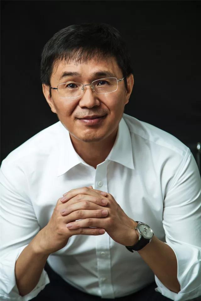 &nbsp;本文作者：隆基股份董事长、全国工商联新能源商会会长 钟宝申&nbsp;　　光伏扶贫是十大精准扶贫方式之一，是实实在在帮助贫困户长效脱贫的一大创新之举。&nbsp;　　我国太阳能利用十三五发展规划明确，十三五期间光伏扶贫总规模15GW，每年约3GW，占全国年新增光伏发电装机的20%