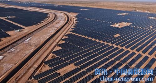                                                                                                                                                                     
	　　由德國(guó)企業(yè)ib vogt和埃及的Infinity Solar在埃及南部的阿斯旺省合作建設(shè)的太陽能光伏電站近日正式啟動(dòng)建設(shè)，裝機(jī)容量達(dá)到64.1兆瓦，這是埃及迄今為止最大的光伏