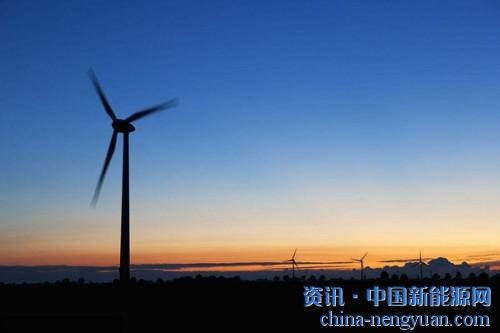                                                                                                                                                                     
	　　2006至2016年间，我国风电行业以年复合52.14%的速度迅速成长。2010年装机规模首次超过美国，跃居世界第一