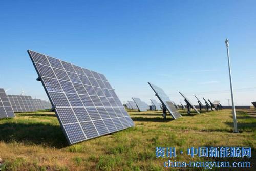                                                                                                                                                                     
	　　大型地面光伏電站遭遇瓶頸的時候，很多人都不再看好光伏行業(yè)的未來。但是，事實證明，分布式光伏來了，“光伏+”生態(tài)圈來了，光伏平價上網來了，產業(yè)生命力生生