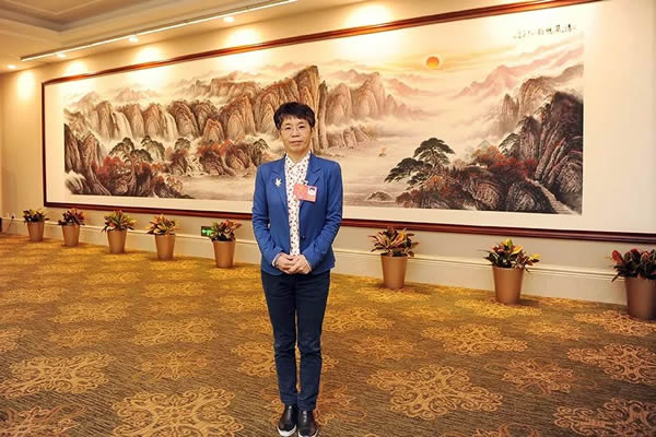                                         
	　　巨额财政补贴一向是政府扶植某一产业快速发展的强心剂。政策扶植之下，短短5年，我国风电行业便实现弯道超车，中国风电发展的速度之快超乎想象
