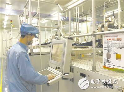 
												
												
	这一年，按照习总书记提出的要求，我省抓紧能源建设推进工作，不断优化产业布局，以科技创新为驱动，打造以清洁能源为主的产业集群。解决了一些多年想解决却没有解决的问题，办成了一些多年想办却没有办成的大事，开创了我省能源工作的新局面，新能源产业基地建设取得重大进展