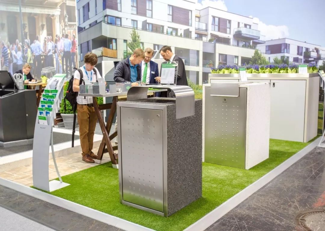 原标题：30万企业纳税人：别让这项税悄悄拿走你的利润 | 飞诺游学             文/飞小诺 4月1日起，环保税迎来首个征期，30万企业纳税人将为排污买单。 业内人士预测称，环保税一旦开征，规模将远远超过以往的排污费，年征收或将达500亿元