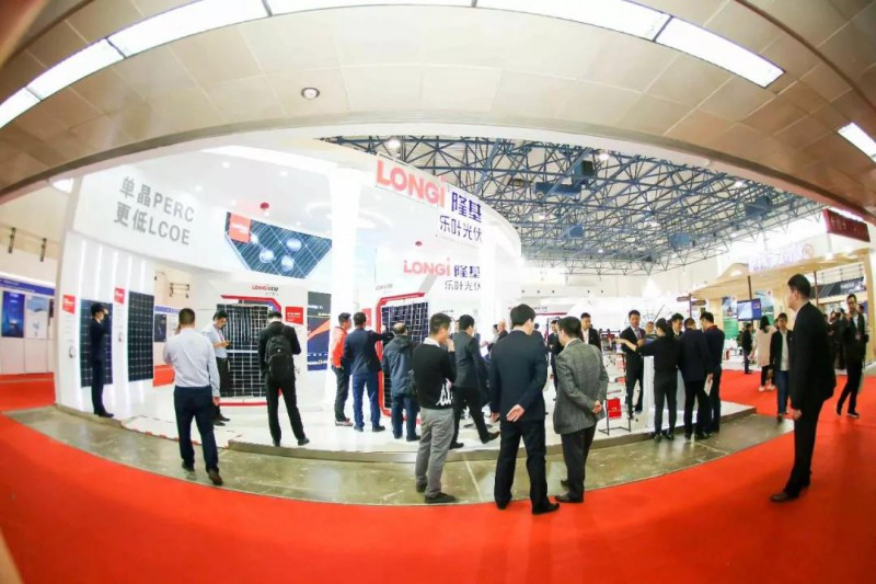 原标题：隆基乐叶单晶PERC被点赞 更低LCOE 更高客户价值！            以“推广清洁能源应用，构建全球能源互联网”为主题的 2018年中国国际清洁能源科技推广周暨主论坛今日在北京开幕。作为全球领先的单晶组件制造商，隆基乐叶携系列高效单晶组件亮相
