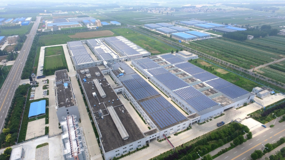 原标题：分布式光伏为何成能源转型关键力量？            3月19日,国家能源局对外发布了2017年电源增长详细情况,与水电、火电、核电等相比,太阳能发电增幅最大。尤其是分布式光伏的爆发式增长,使得光伏成能源转型最重要的推动力量之一