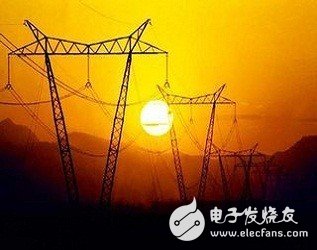 
												
												
	日前，張北可再生能源柔性直流電網(wǎng)試驗示范工程正式開工，這是世界首個柔性直流電網(wǎng)工程，也是世界上電壓等級最高、輸送容量最大的柔性直流工程。據(jù)國家電網(wǎng)公司董事長舒印彪透露，該工程核心技術(shù)和關(guān)鍵設(shè)備均為國際首創(chuàng)，將創(chuàng)造12項世界第一，創(chuàng)新引領(lǐng)和示范意義重大