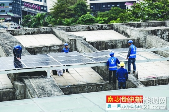 

凤岗行政中心光伏项目建设中。林韵 摄



2月2日，凤岗行政中心光伏项目通电投产