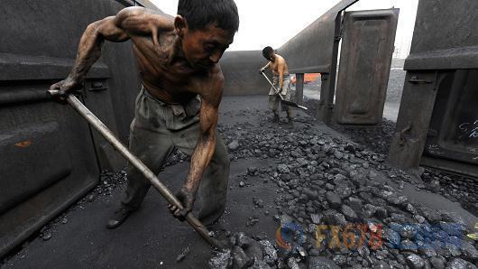 原标题：世界银行：未来30年煤炭使用或大幅下降            据世界银行，全球对石油和煤炭等能源的依赖正在减少。这些能源被视为空气污染背后的罪魁祸首