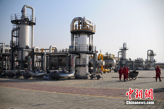 原标题：中国石化计划6年内新建1000座车用天然气加气站                            资料图：储气库。 马新龙 摄  中新社北京4月2日电 (记者 刘辰瑶)中国石油化工集团公司(以下简称“中国石化”)2日在北京召开“绿色企业行动计划”启动发布仪式，宣布到2023年建成清洁、高效、低碳、循环的绿色企业，将绿色低碳打造成中国石化的核心竞争力